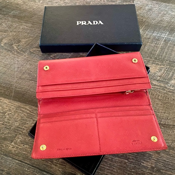 Prada Red Saffiano Metal Leather Logo Flap Continental Wallet - Picture 3 of 9